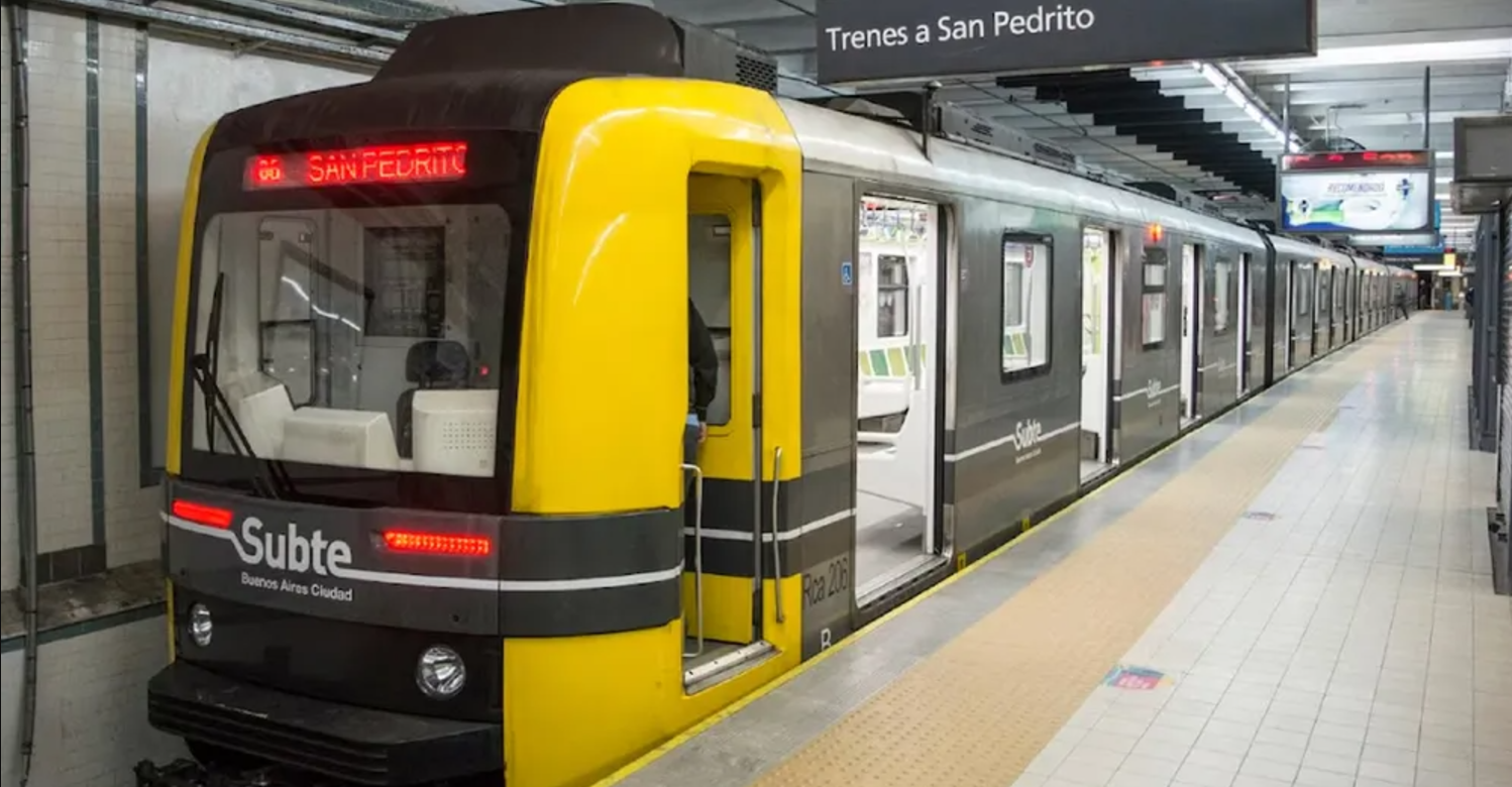 Os pagamentos digitais chegarão ao metrô de Buenos Aires. Bancos e Mercado Pago finalizam detalhes para competição acirrada com opções de pagamento NFC e QR